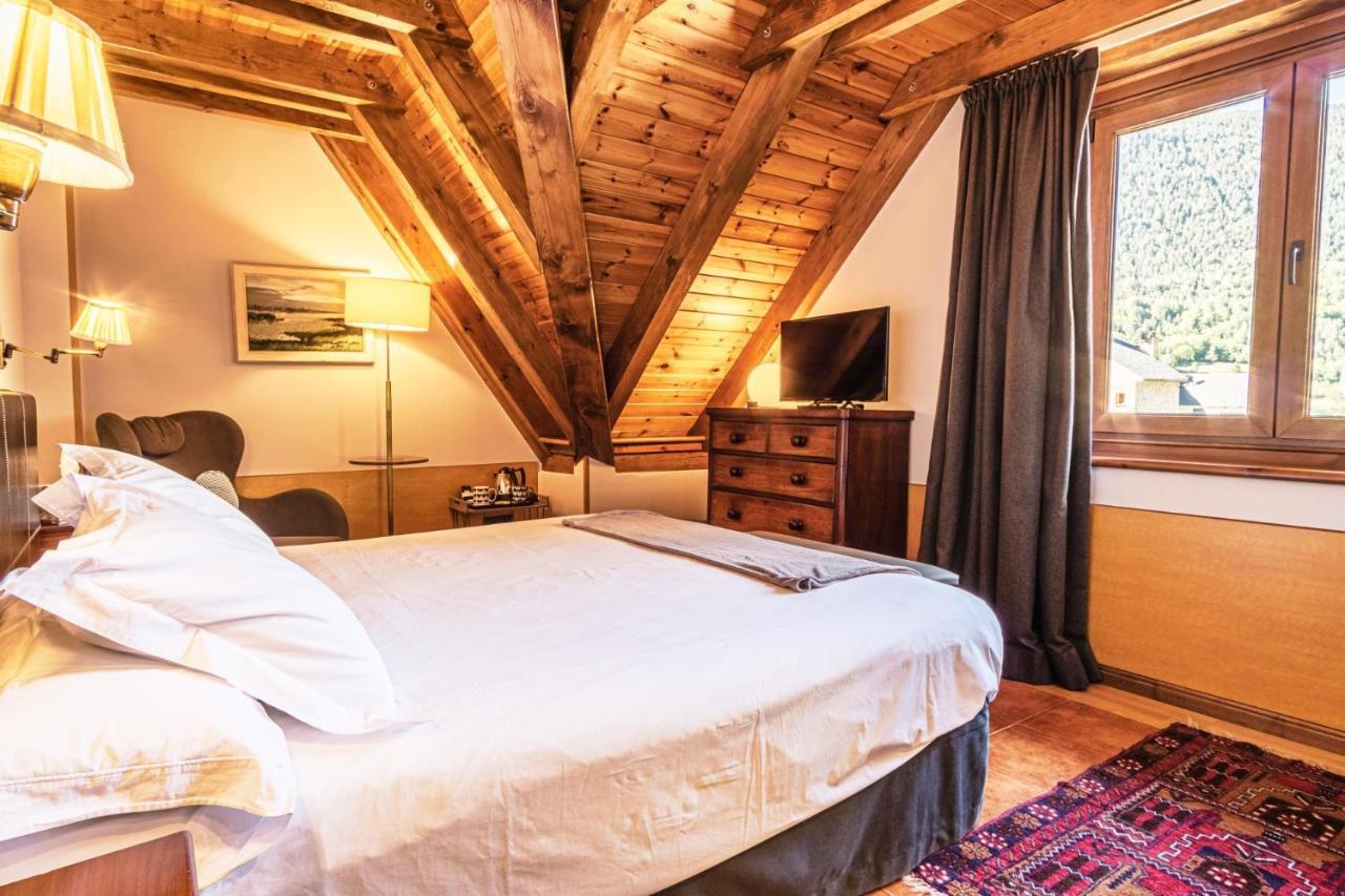 Mauberme Mountain Boutique Hotel Salardú Esterno foto