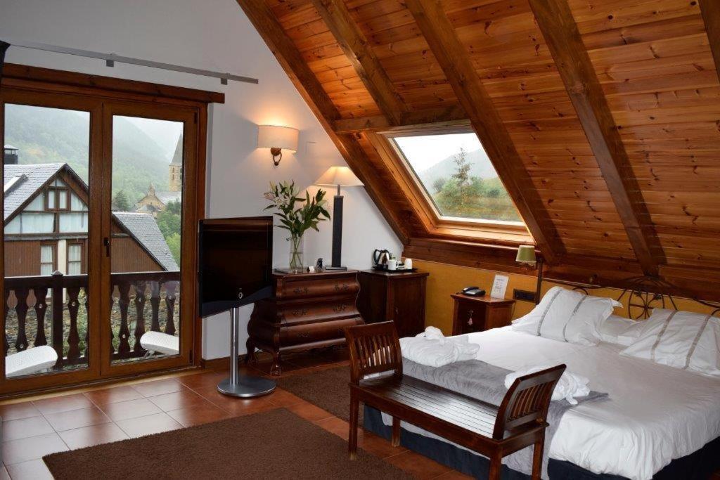 Mauberme Mountain Boutique Hotel Salardú Esterno foto