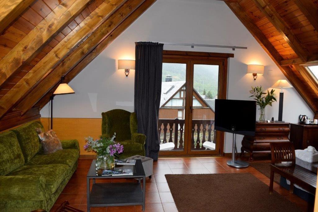 Mauberme Mountain Boutique Hotel Salardú Esterno foto