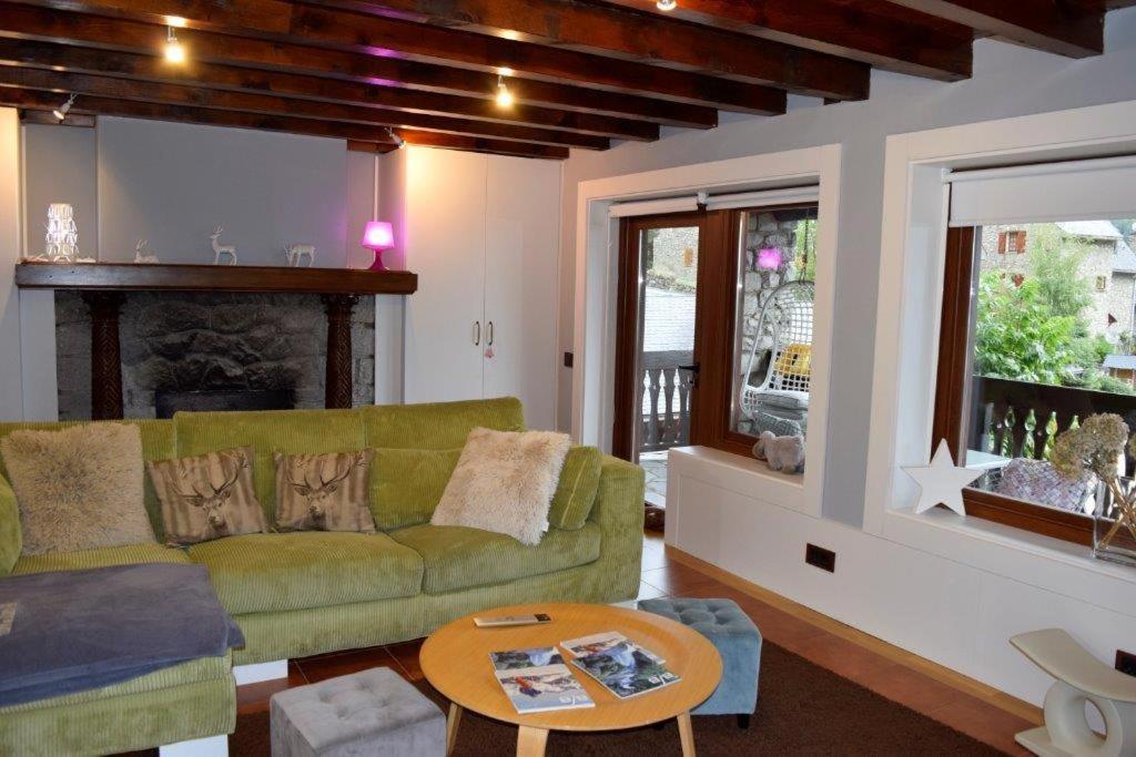 Mauberme Mountain Boutique Hotel Salardú Esterno foto