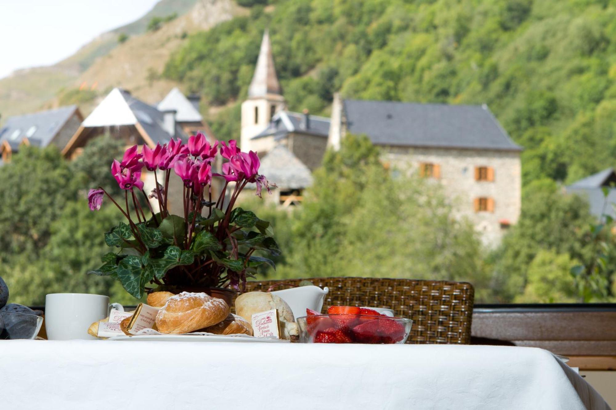 Mauberme Mountain Boutique Hotel Salardú Esterno foto